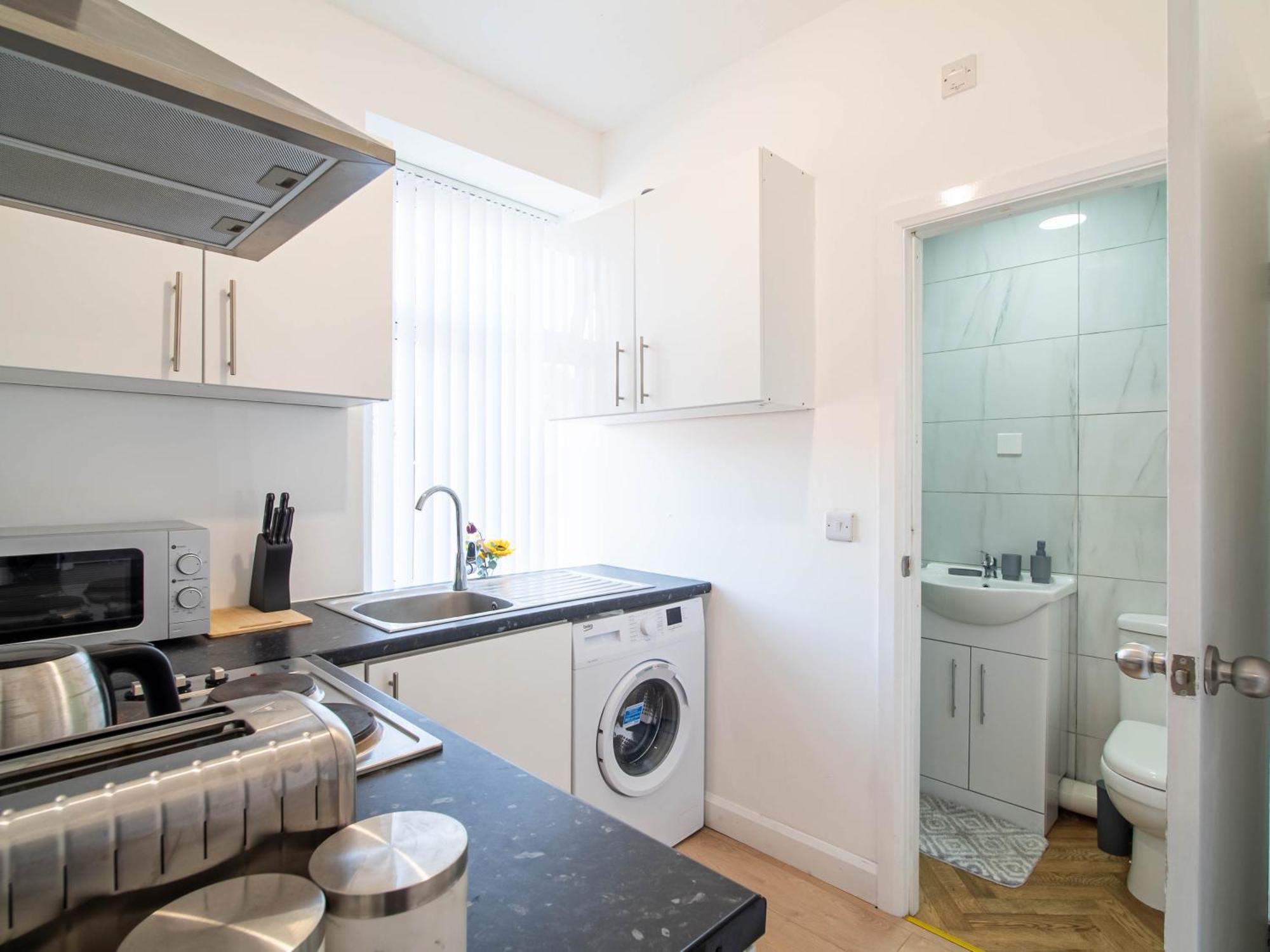Belgian Studio Apt 2 Huddersfield Exterior photo